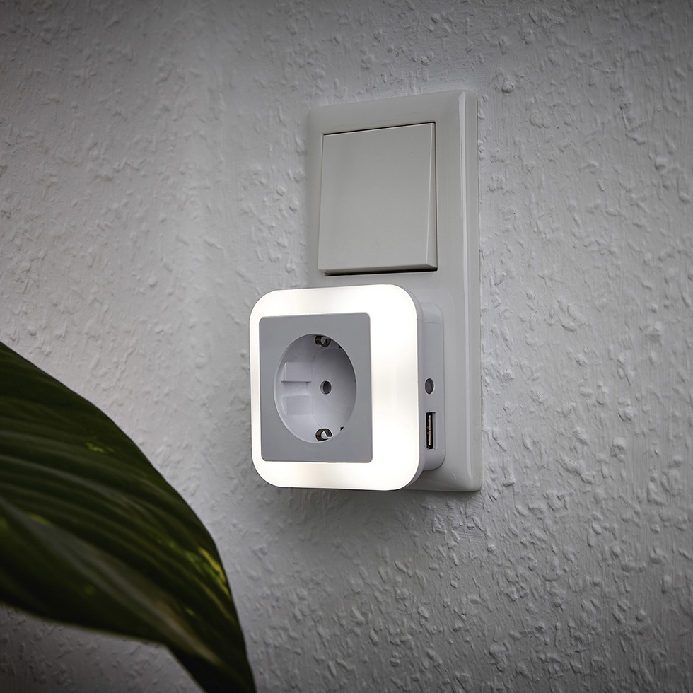 MeLiTec LED Nachtlicht N22 Steckdose USB Dämmerungssensor